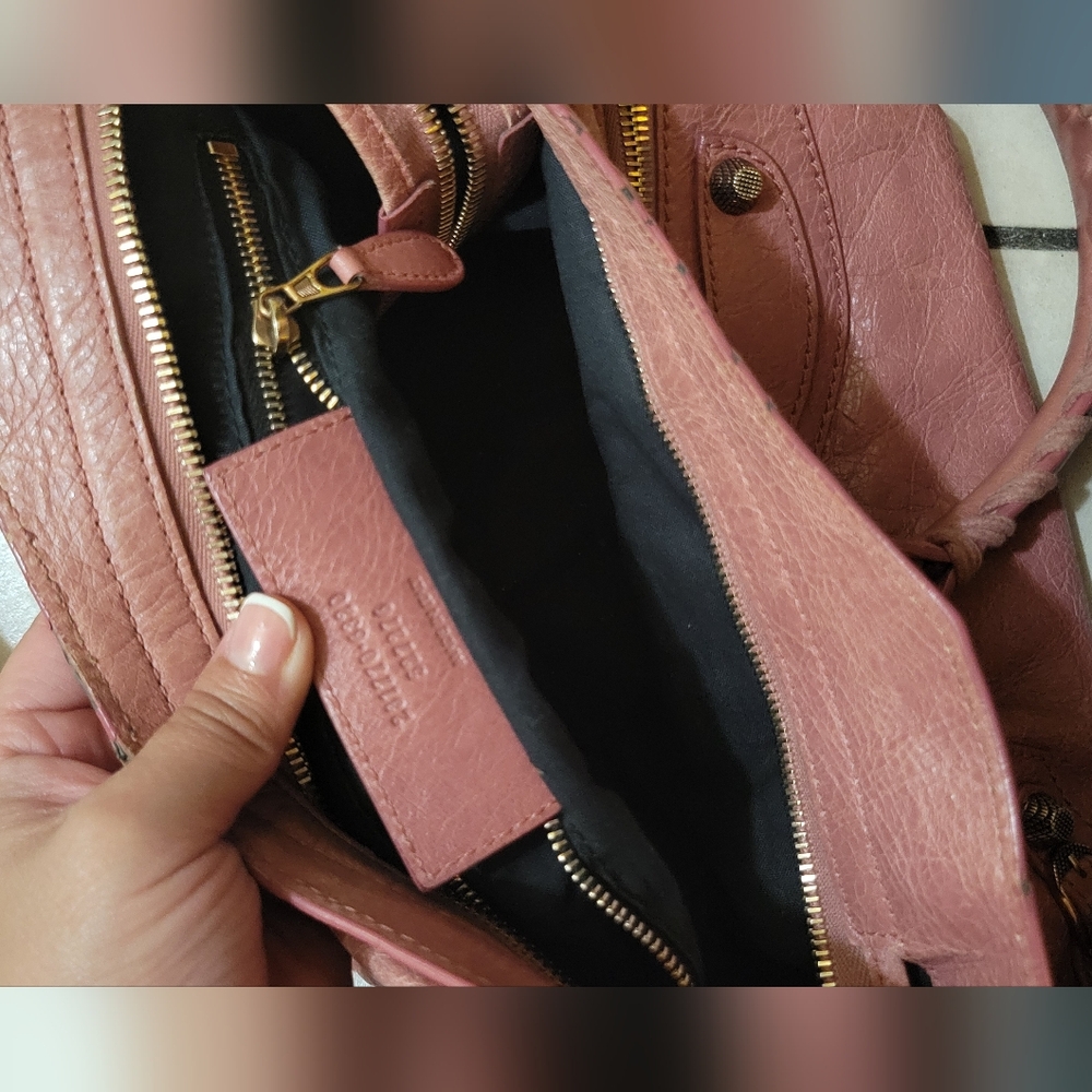 Balenciaga - Picture 6 of 10